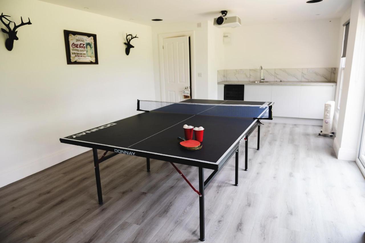 Large Country House - Hot Tub - Pool Table - Bbq - 5 Bedrooms - Log Burner Three Legged Cross Экстерьер фото