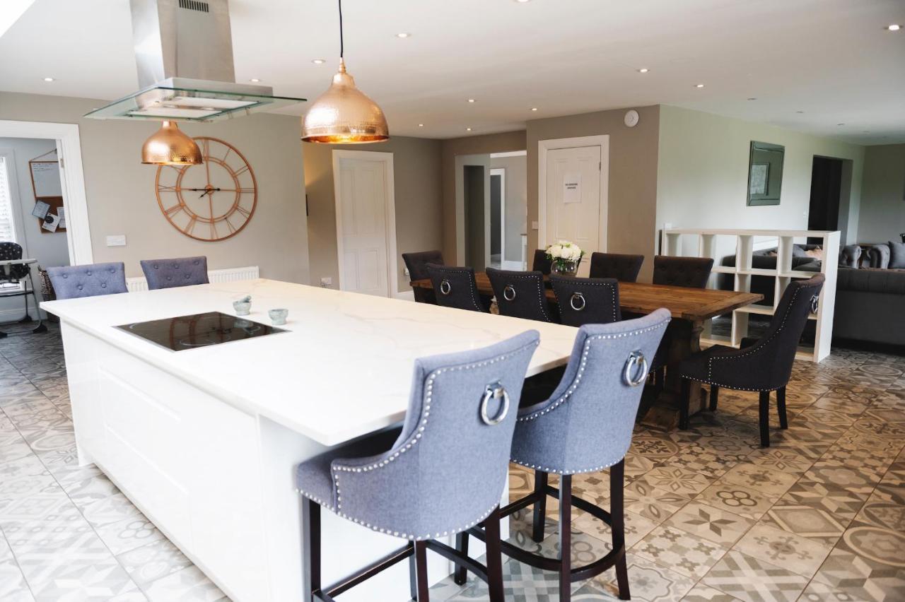 Large Country House - Hot Tub - Pool Table - Bbq - 5 Bedrooms - Log Burner Three Legged Cross Экстерьер фото