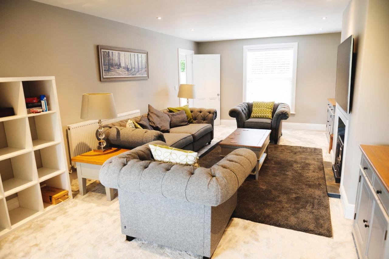 Large Country House - Hot Tub - Pool Table - Bbq - 5 Bedrooms - Log Burner Three Legged Cross Экстерьер фото