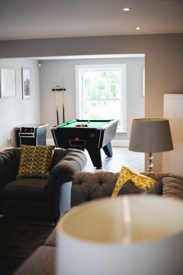 Large Country House - Hot Tub - Pool Table - Bbq - 5 Bedrooms - Log Burner Three Legged Cross Экстерьер фото