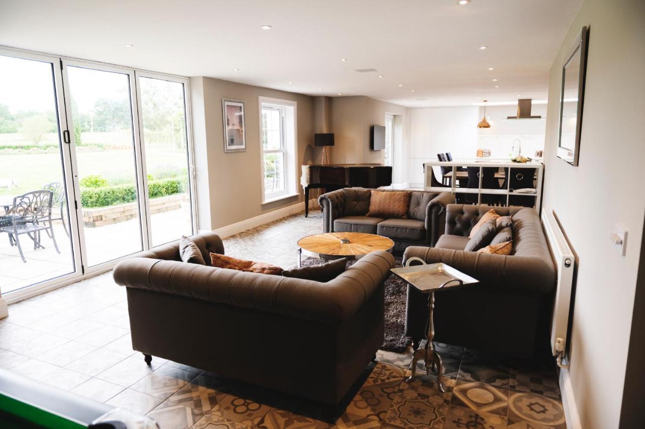 Large Country House - Hot Tub - Pool Table - Bbq - 5 Bedrooms - Log Burner Three Legged Cross Экстерьер фото